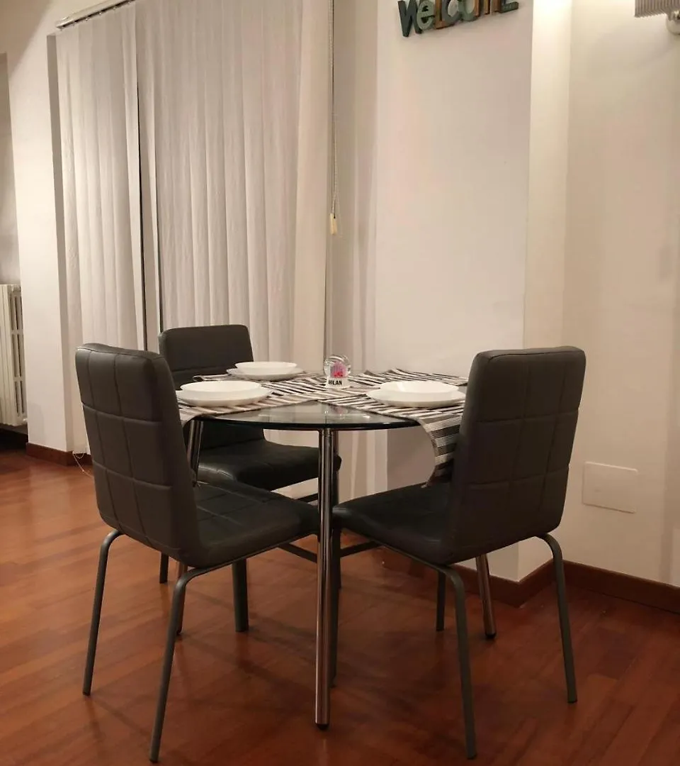 Central Deluxe Apartment Mediolan Włochy